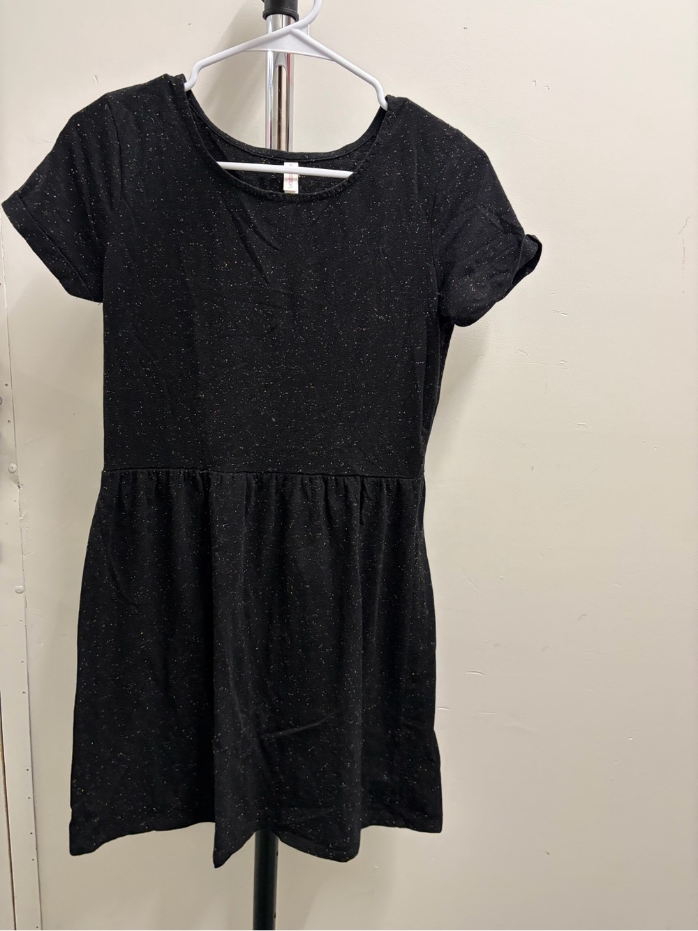 Xhilaration Black with Multicolor Flecks Short Sleeve Casual Dress Size M